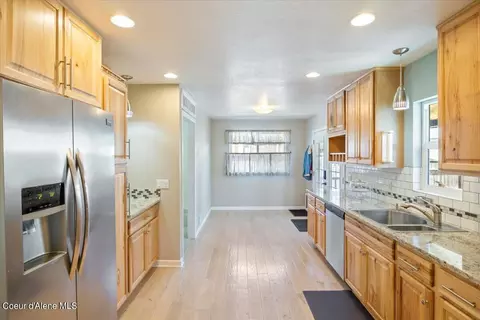 Kitchen - 108 Western Ave, Silverton, ID 83867 photo 4 of 6