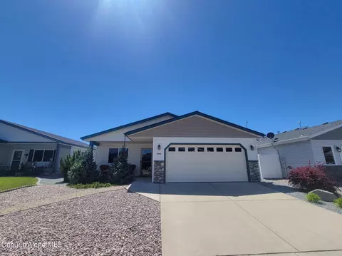 8646 W Sawtooth St, Rathdrum, ID 83858