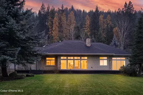 211 Golfview Ln, Sandpoint, ID 83864