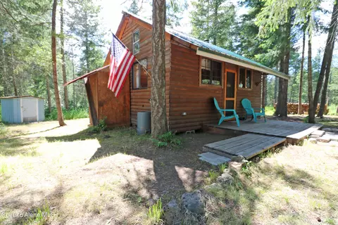 401 Torrens Trl, Spirit Lake, ID 83869
