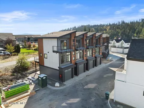 3012 N Suzanne Ct, Coeur D'alene, ID 83814