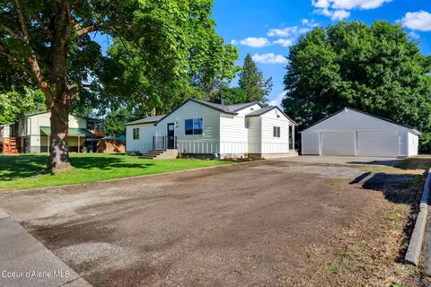 909 W Lacrosse Ave, Coeur D'alene, ID 83814