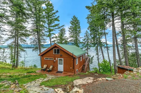 25 Poulin Dr, Sagle, ID 83860