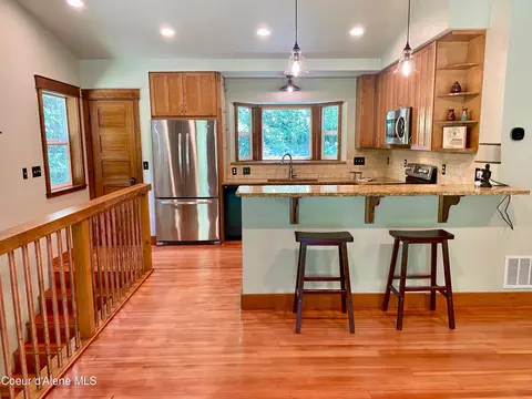 Kitchen - 49 Whodathunkit Rd, Sandpoint, ID 83864 photo 5 of 6