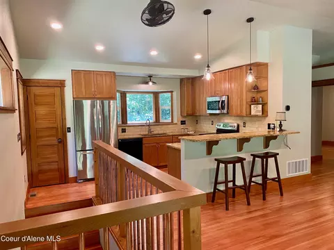 Kitchen - 49 Whodathunkit Rd, Sandpoint, ID 83864 photo 6 of 6