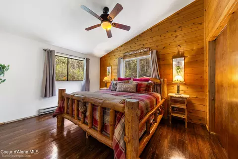 Bedroom - 13101 E Shadow Ln, Athol, ID 83801 photo 3 of 4