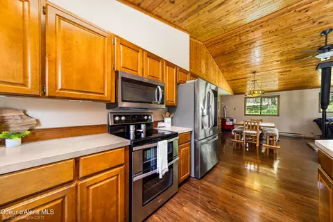 Kitchen - 13101 E Shadow Ln, Athol, ID 83801 photo 3 of 3
