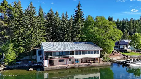75 W Riverview Ln, Priest River, ID 83856