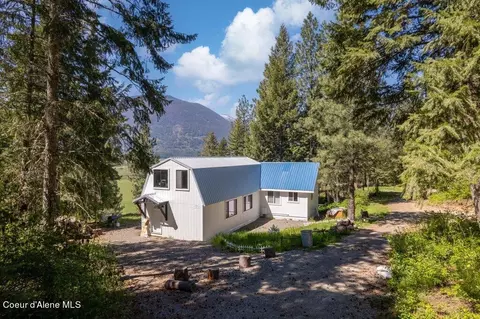 132 Santa Fe Ln, Bonners Ferry, ID 83805
