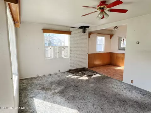 Living - 112 E Market Ave, Kellogg, ID 83837 photo 3 of 5