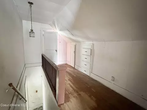 Entry Way - 112 E Market Ave, Kellogg, ID 83837 photo 1 of 2