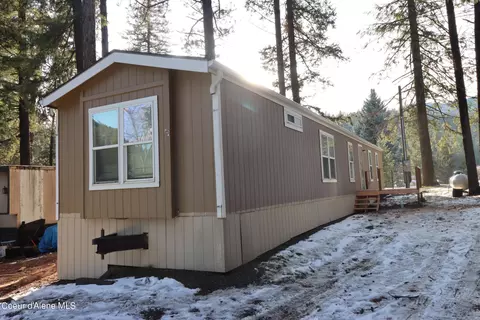 51 Center Ct, Saint Maries, ID 83861