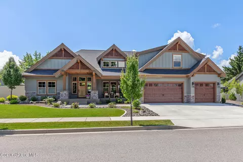 10831 N Rocking R Rd, Hayden, ID 83835