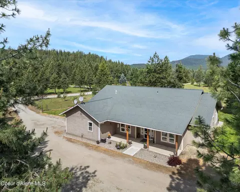 33 Kings Spur Ct, Athol, ID 83801
