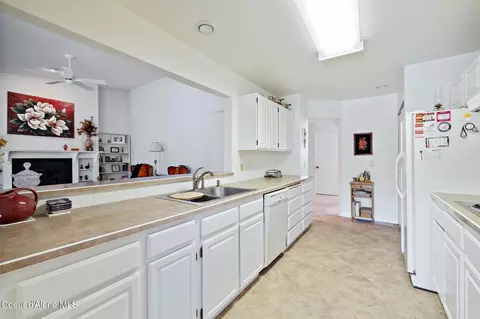 Kitchen - 204 E 1st Ave # E-17, Post Falls, ID 83854 photo 2 of 3