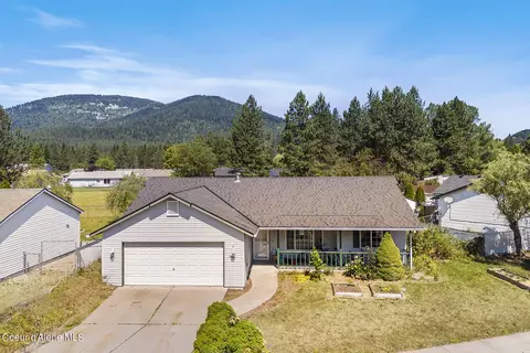 6663 W Kamloops Dr, Rathdrum, ID 83858