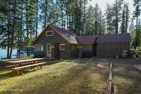 184 S Rosalia Bay Rd, Coolin, ID 83821