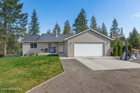 33216 N Newman Dr, Spirit Lake, ID 83869