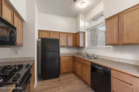 Kitchen - 1602 Pine St #9, Sandpoint, ID 83864 photo 2 of 3