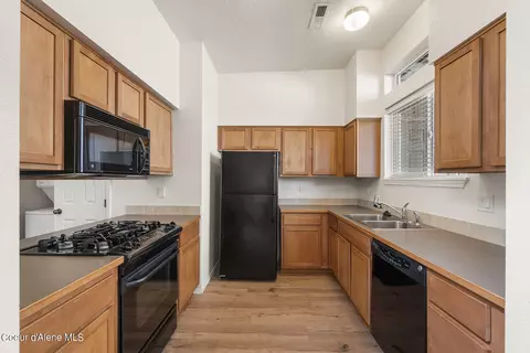 Kitchen - 1602 Pine St #9, Sandpoint, ID 83864 photo 1 of 3