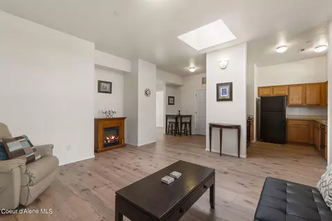 Living - 1602 Pine St #9, Sandpoint, ID 83864 photo 4 of 4