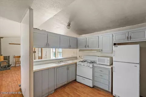 Kitchen - 1000 Crestview Rd, Plummer, ID 83851 photo 2 of 3