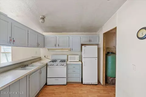 Kitchen - 1000 Crestview Rd, Plummer, ID 83851 photo 1 of 3