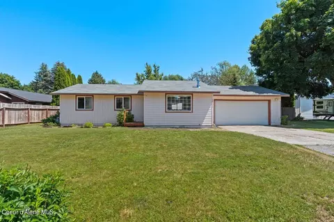 10236 N Sunview Ln, Hayden, ID 83835