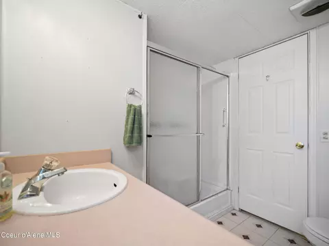 Bath - 5959 E Lorraine Dr, Athol, ID 83801 photo 3 of 3