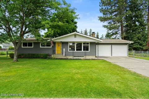 306 Woodland Dr, Pinehurst, ID 83850