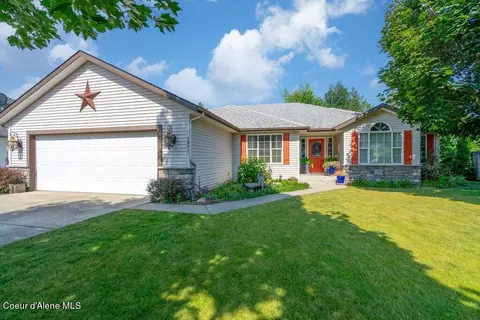 8921 Torrey Ln, Hayden, ID 83835