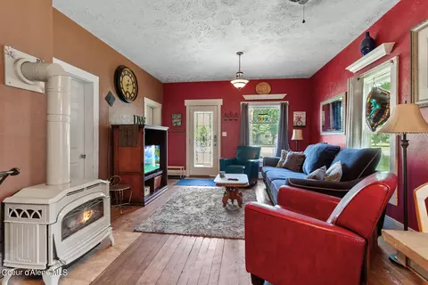 Living - 212 E 2nd Ave, Post Falls, ID 83854 photo 2 of 2