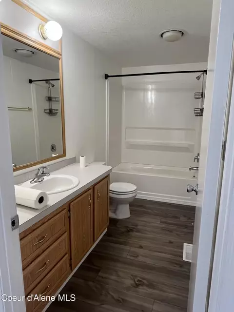 Bath - 301 Pine St, Mullan, ID 83846 photo 1 of 2