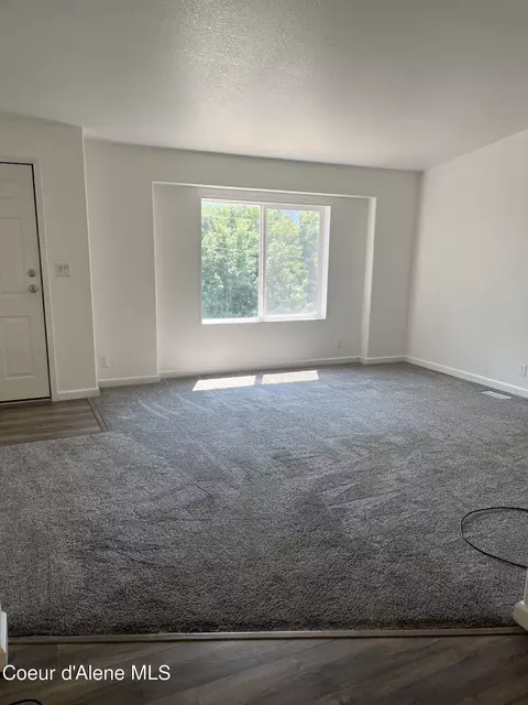 Living - 301 Pine St, Mullan, ID 83846 photo 1 of 2