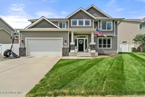 8357 Salmonberry Lp Lp, Hayden, ID 83835