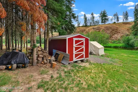 200 Harvey Dr, Fernwood, ID 83830