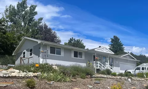 6827 Westview Dr, Bonners Ferry, ID 83805