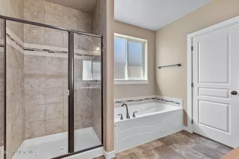 Bath - 3126 E Galway Cir, Post Falls, ID 83854 photo 2 of 3