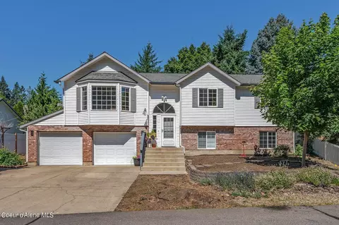 8585 N Audubon Dr, Hayden, ID 83835