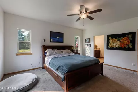 Bedroom - 507 Lowrey Ln, Clark Fork, ID 83811 photo 2 of 6