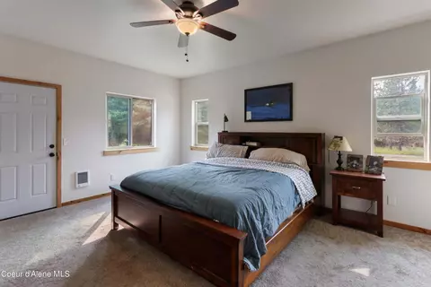 Bedroom - 507 Lowrey Ln, Clark Fork, ID 83811 photo 1 of 6