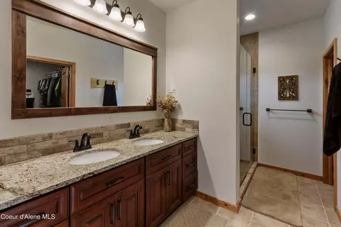 Bath - 507 Lowrey Ln, Clark Fork, ID 83811 photo 1 of 4