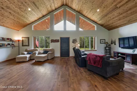 Living - 507 Lowrey Ln, Clark Fork, ID 83811 photo 1 of 2