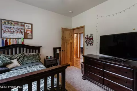 Bedroom - 507 Lowrey Ln, Clark Fork, ID 83811 photo 6 of 6