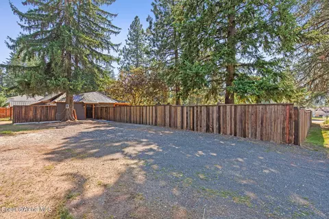 6175 Vermont St, Spirit Lake, ID 83869