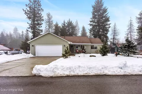 5326 W Delaware St, Spirit Lake, ID 83869