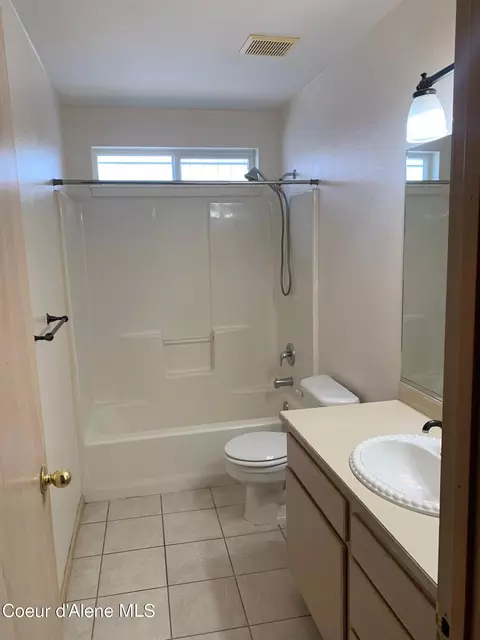 Bath - 500 E Sand Wedge Dr, Post Falls, ID 83854 photo 3 of 3