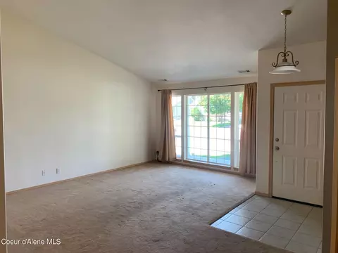 Living - 500 E Sand Wedge Dr, Post Falls, ID 83854 photo 1 of 2