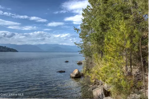 Nka States Ln, Sagle, ID 83860