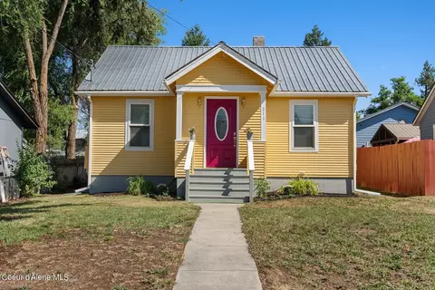 211 E Jackson Ave, Priest River, ID 83856